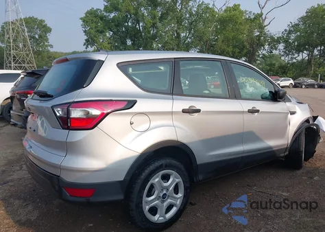 2017 Ford Escape S z USA, uszkodzony, nr VIN 1FMCU0F70HUE14367